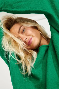 Banana Moon Pull FLOWN FREELANCE- Pulls & Sweats